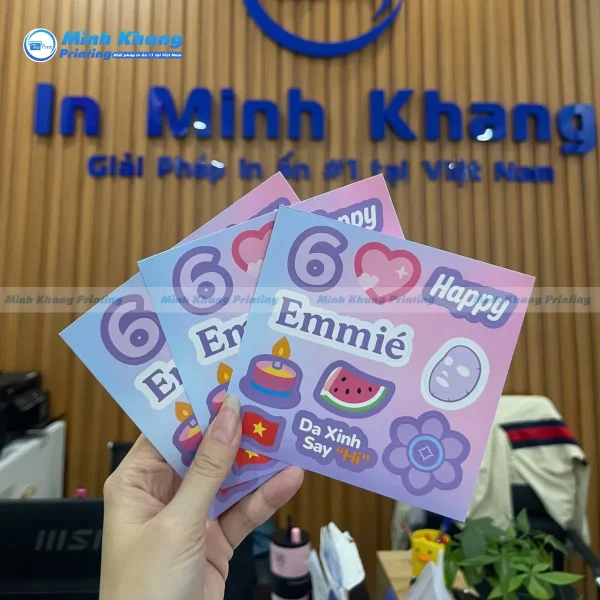 Mẫu tem nhãn giấy / sticker thương hiệu mỹ phẩm Emmié in bởi Minh Khang