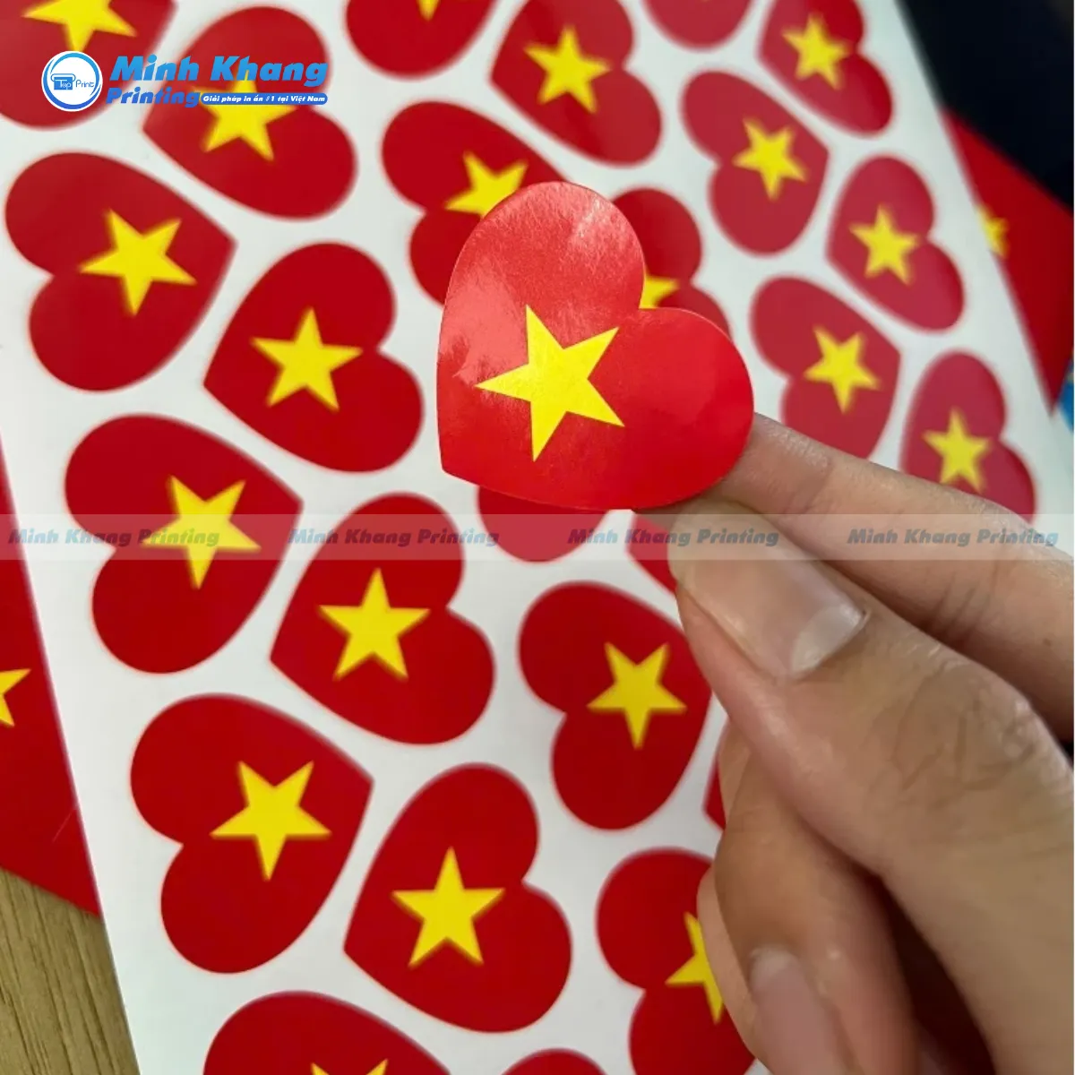 30+ Mẫu Sticker Cờ Việt Nam Đẹp, Thể Hiện Tình Yêu Nước