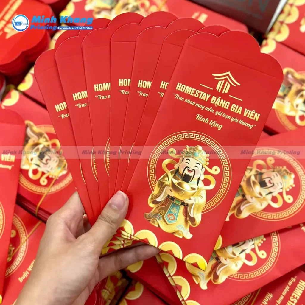 Mẫu bao lì xì ép nhũ vàng 24k nổi bật trên nền giấy mỹ thuật