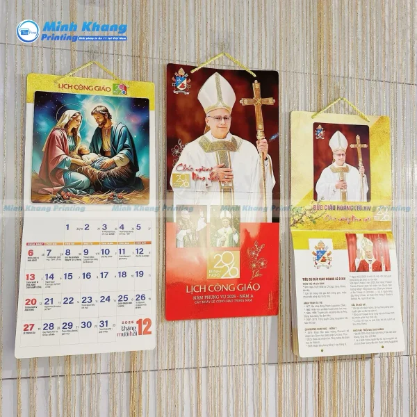 Mẫu lịch công giáo in hình Đức Thánh Cha mang tình hiệp thông đến với muôn nhà