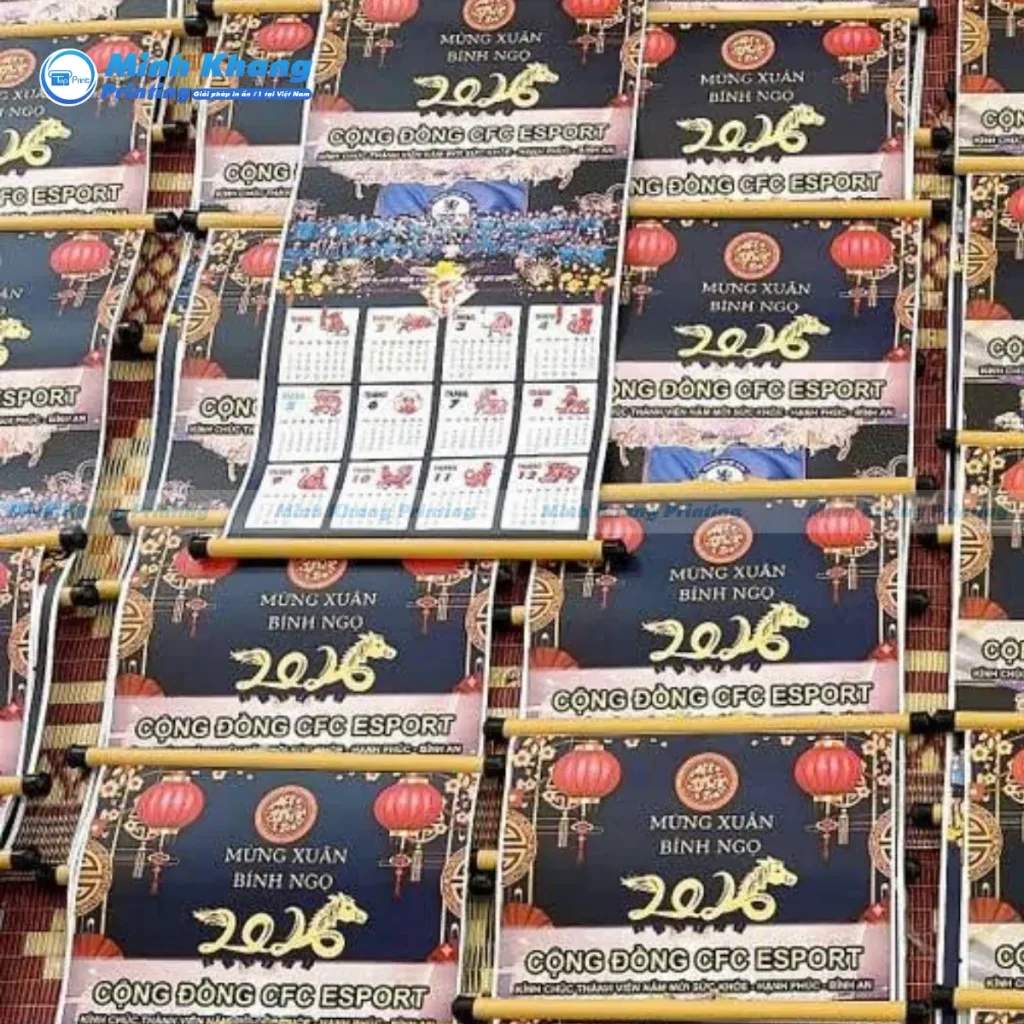 Mẫu lịch tết treo tường 5 tờ nẹp thiếc mang chủ đề mùa xuân