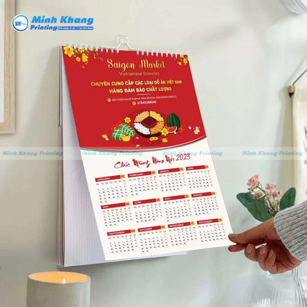 Mẫu lịch treo tường 5 tờ lò xo in hình hoa mai