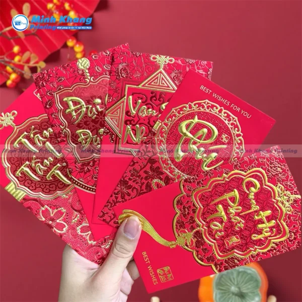 Mẫu bao lì xì dập nổi màu đỏ truyền thống mang nhiều may mắn