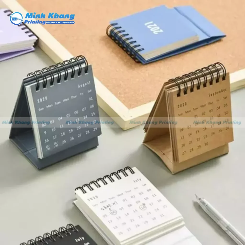 3 Lợi Ích Khi In Lịch Mini Để Bàn 