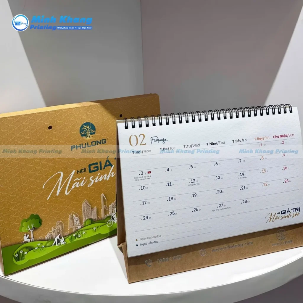 Mẫu lịch quảng cáo để bàn chữ A có túi đựng lịch