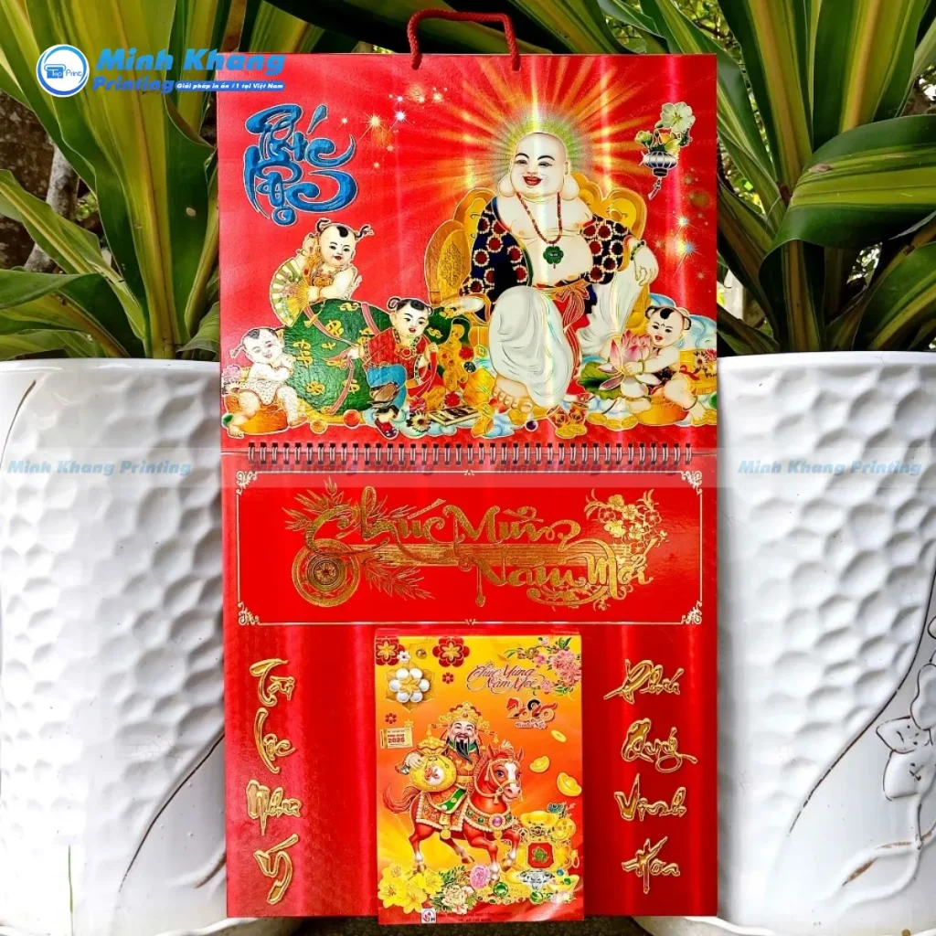 Mẫu lịch treo tường 13 tờ ép kim logo giúp tăng vị thế doanh nghiệp